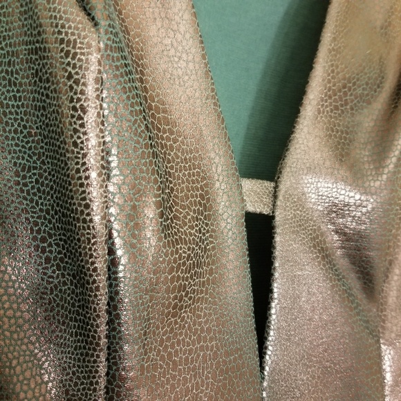 NWOT Guess Snakeprint Peplum Top - Picture 3 of 7